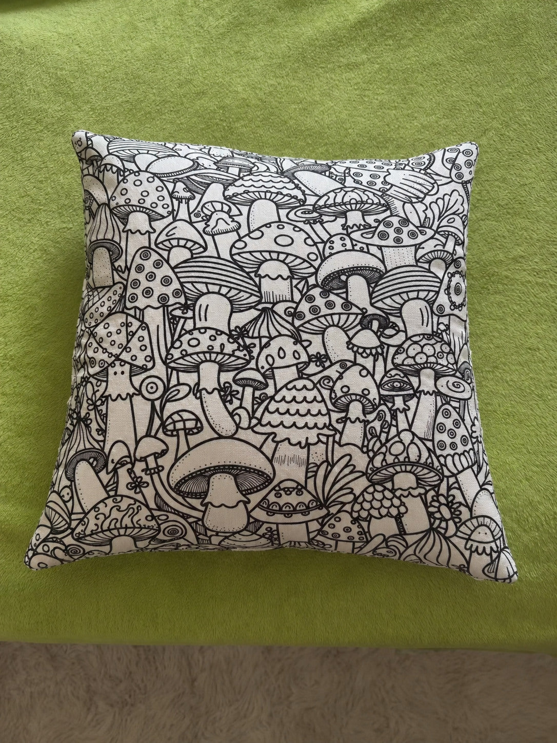 Mushroom-pattern colour-in pillow