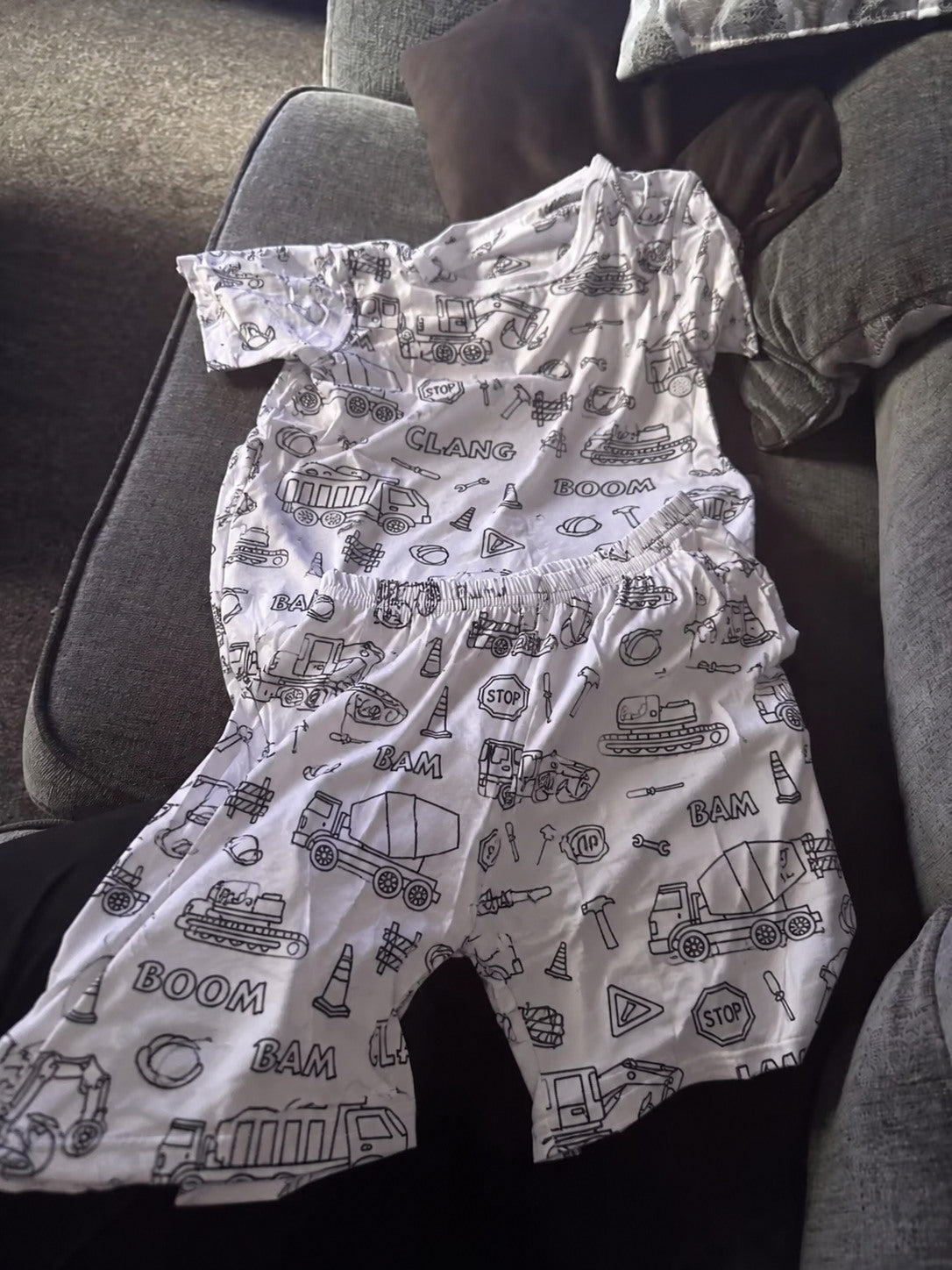 Construction vehicle colour-in pyjama set